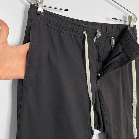 Vuori Men's Ripstop Drawstring Climber Pants in Charcoal - Picture 5 of 12